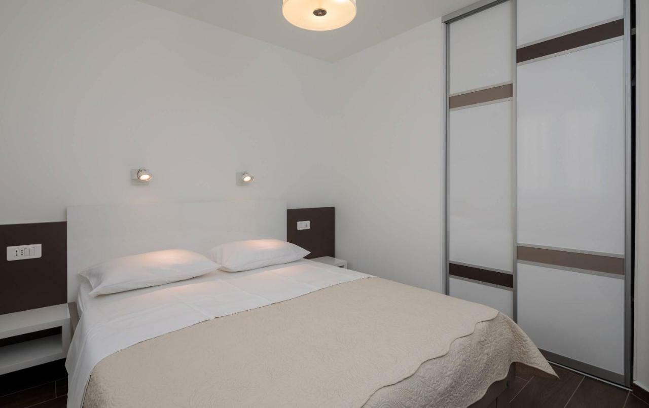 Apartmani Kos D Supetar Exterior photo
